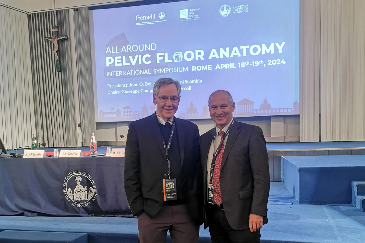 Zwei Experten in Rom (2024): Prof. Dr. Nemeth im fachlichen Austausch mit Prof. John O. DeLancey